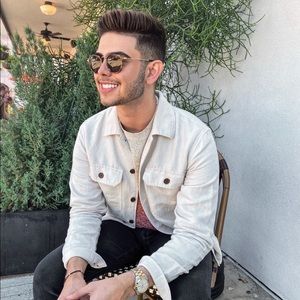 Meet your Posher, Alexís